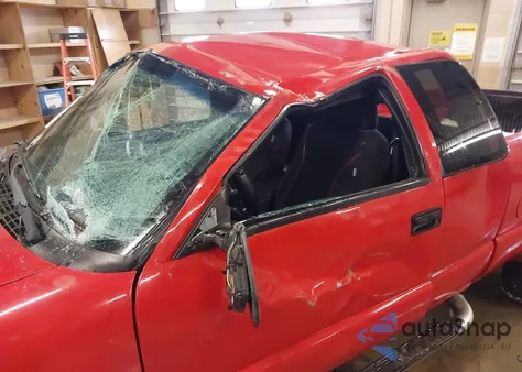 2000 GMC Sonoma Sls z USA, uszkodzony, nr VIN 1GTCT19W3Y8300548